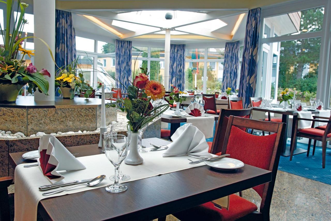 Avalon Hotelpark Koenigshof เคอนิกสลูทเทอร์ อัม เอล์ม ภายนอก รูปภาพ
