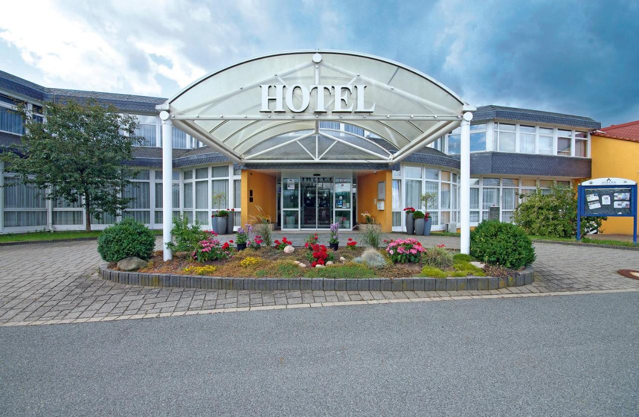 Avalon Hotelpark Koenigshof เคอนิกสลูทเทอร์ อัม เอล์ม ภายนอก รูปภาพ